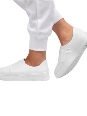 STAND+ Gales Frontline White Slip On Shoes Nursing Medical Women 5.5 Men 4.5